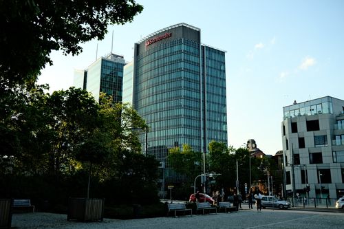 Free Capture of tall office buildings and greenery in a dynamic urban cityscape. Stock Photo