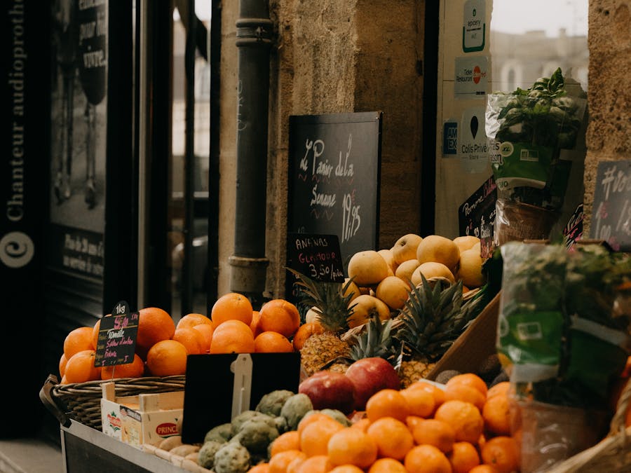 What is the 70/30 rule in marketing?