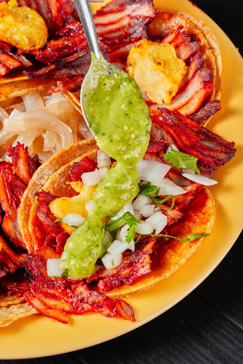 Tacos de Cerdo en Salsa Verde con Nopalitos
