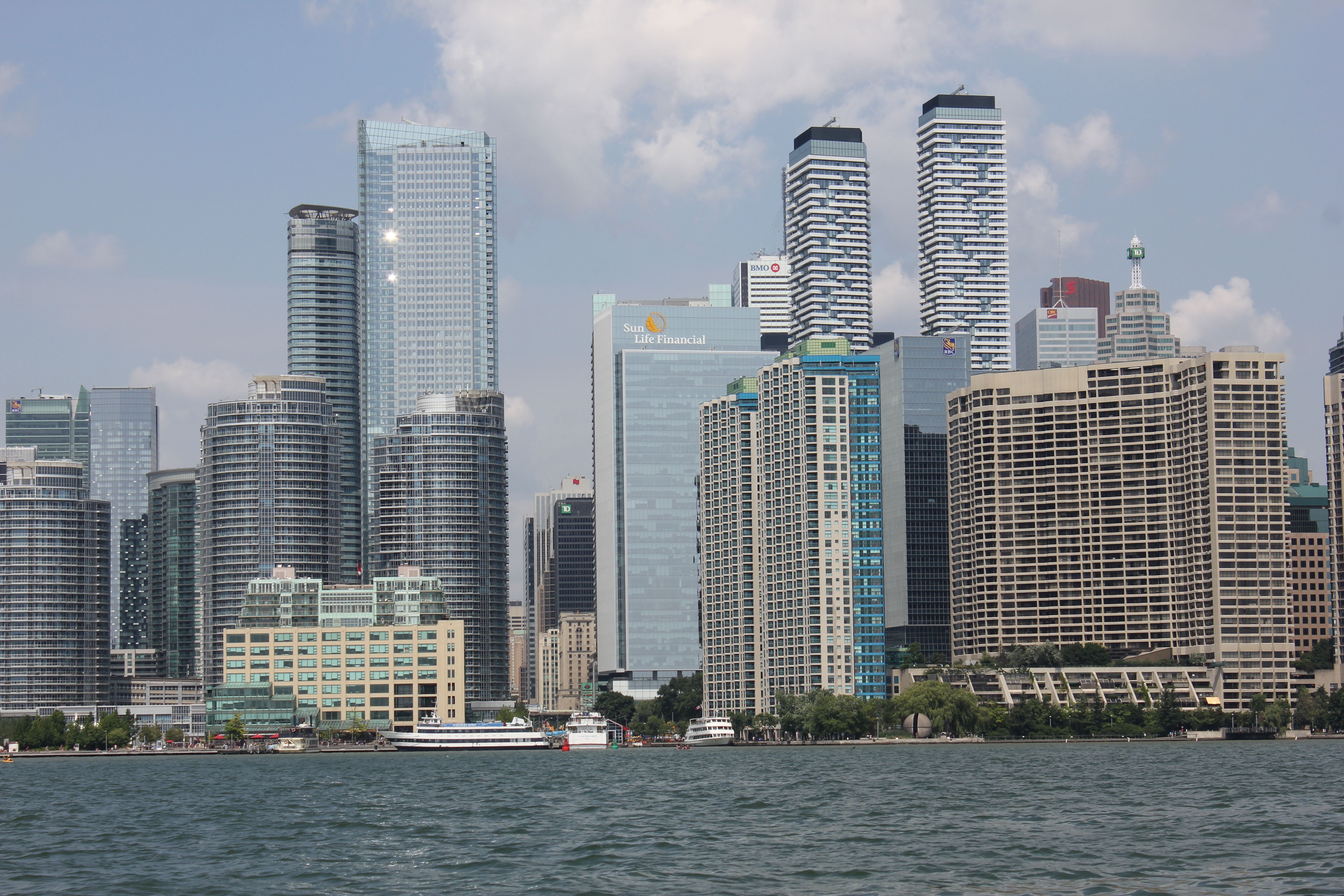 Legal &amp; General Group Plc Sells 437,889 Shares of SolarEdge Technologies, Inc. $SEDG — Photo by alex ohan on Pexels