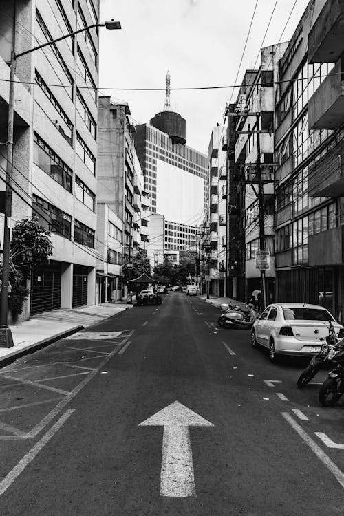 Photos gratuites de échelle des gris, monochrome, rue de la ville