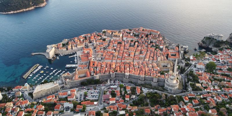 El casco antiguo de Dubrovnik desde el aire