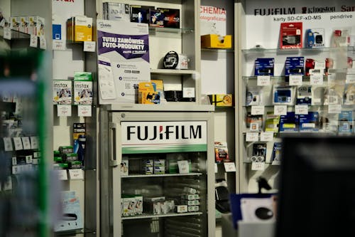 Ilmainen kuvapankkikuva tunnisteilla business, Fujifilm, hyllyt