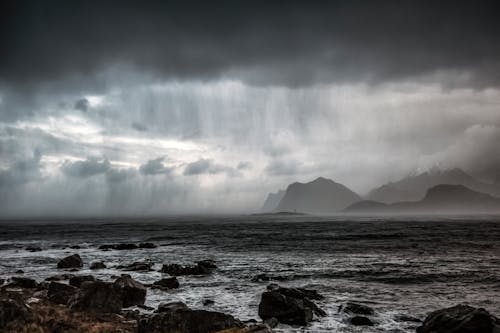 Fotos de stock gratuitas de agua, cielo nublado, costa