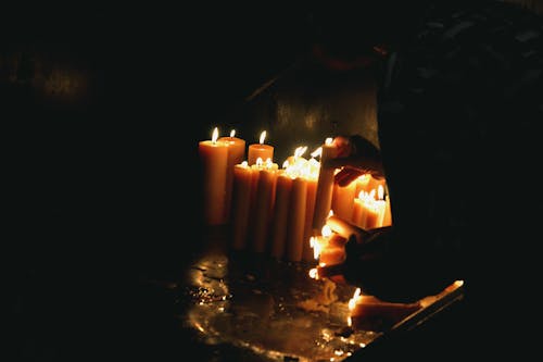 Immagine gratuita di candele, donna, luminoso