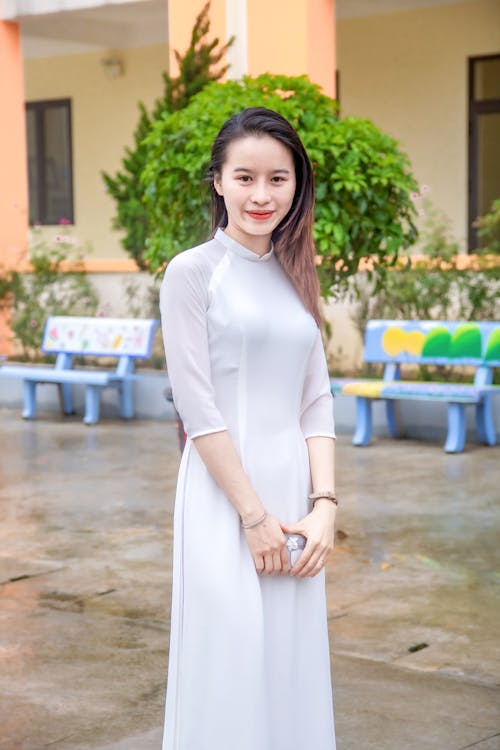 Kostenloses Stock Foto zu ao dai, asiatische frau, frau