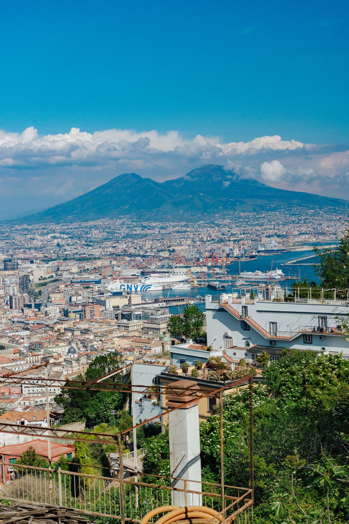 Unde te cazezi în Napoli - golful cu Vezuviu, ghid pe zone