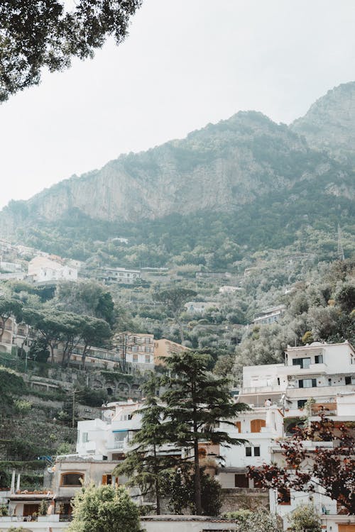 Amalfi kıyıları, dağlar, dikey atış içeren Ücretsiz stok fotoğraf