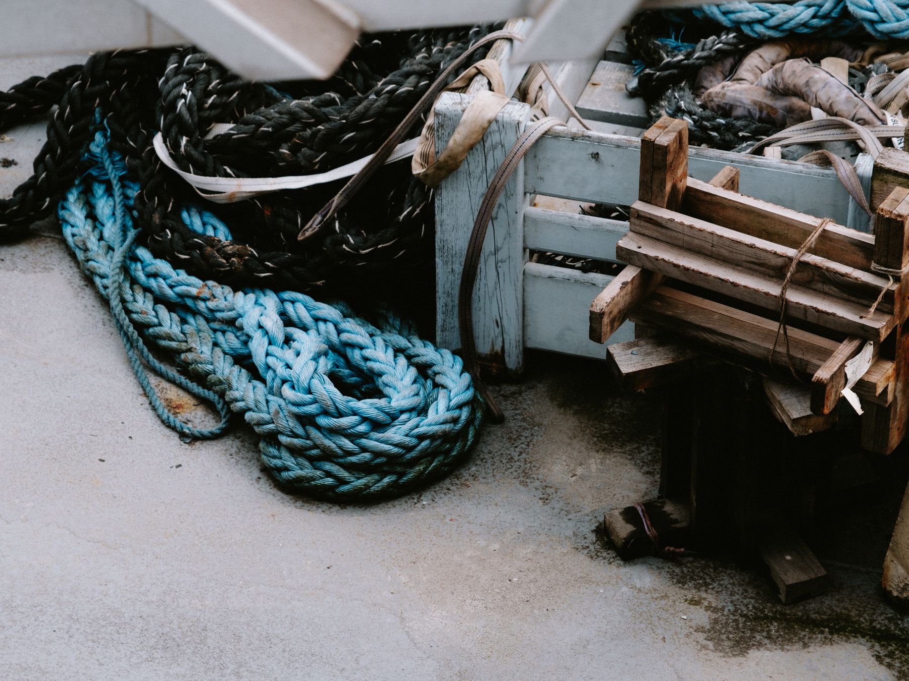 Dodleston — professional packers wrapping and boxing belongings