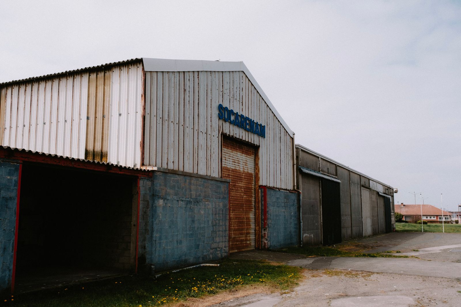 Warehouse stock photography accompanying the wholesale inventory and fulfilment checklist