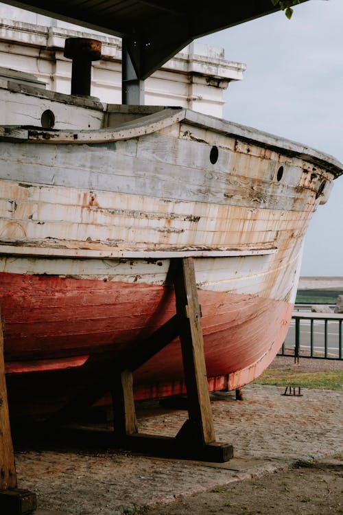 Δωρεάν στοκ φωτογραφιών με βάρκα, βουλιαγμένο πλοίο, εγκαταλειμμένος Φωτογραφία από στοκ φωτογραφιών