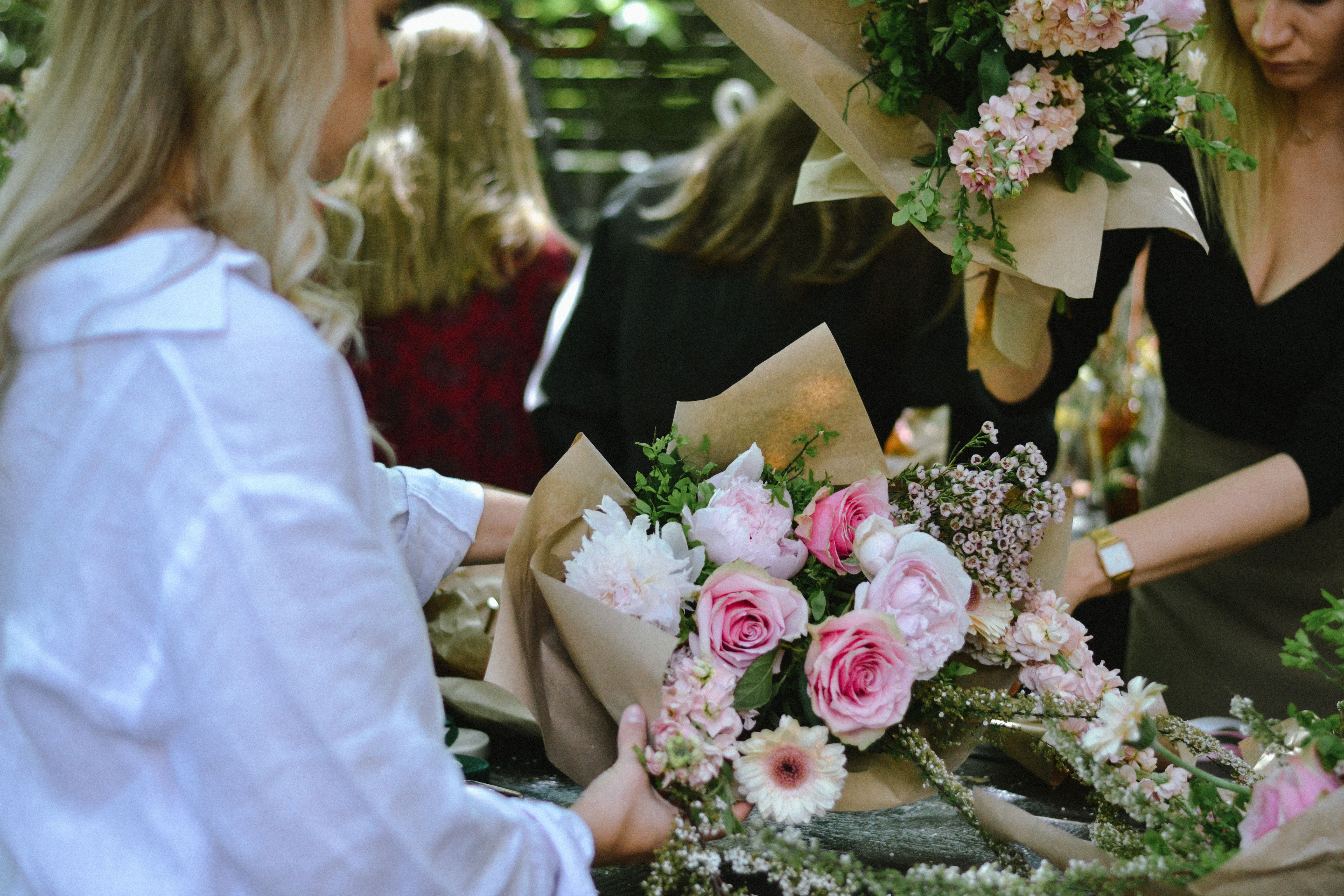 Send flowers to France flower delivery