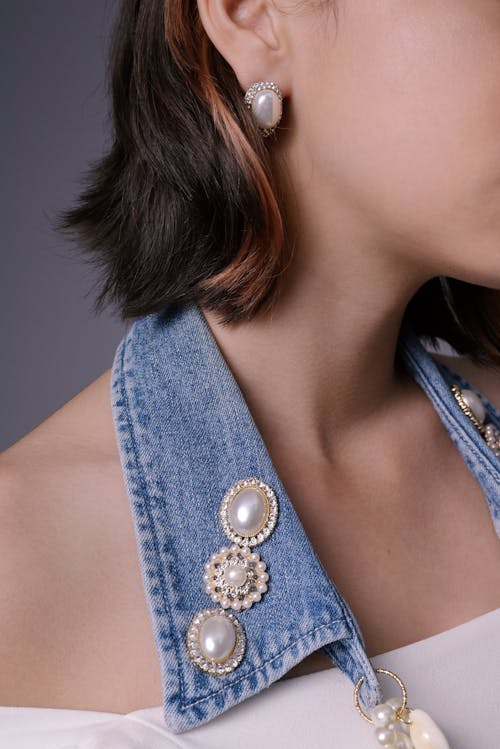 Pearls Brooches on Collar