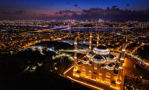 Foto profissional grátis de à noite, aéreo, drone