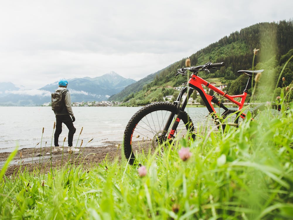 Man parking bike to look at the sea