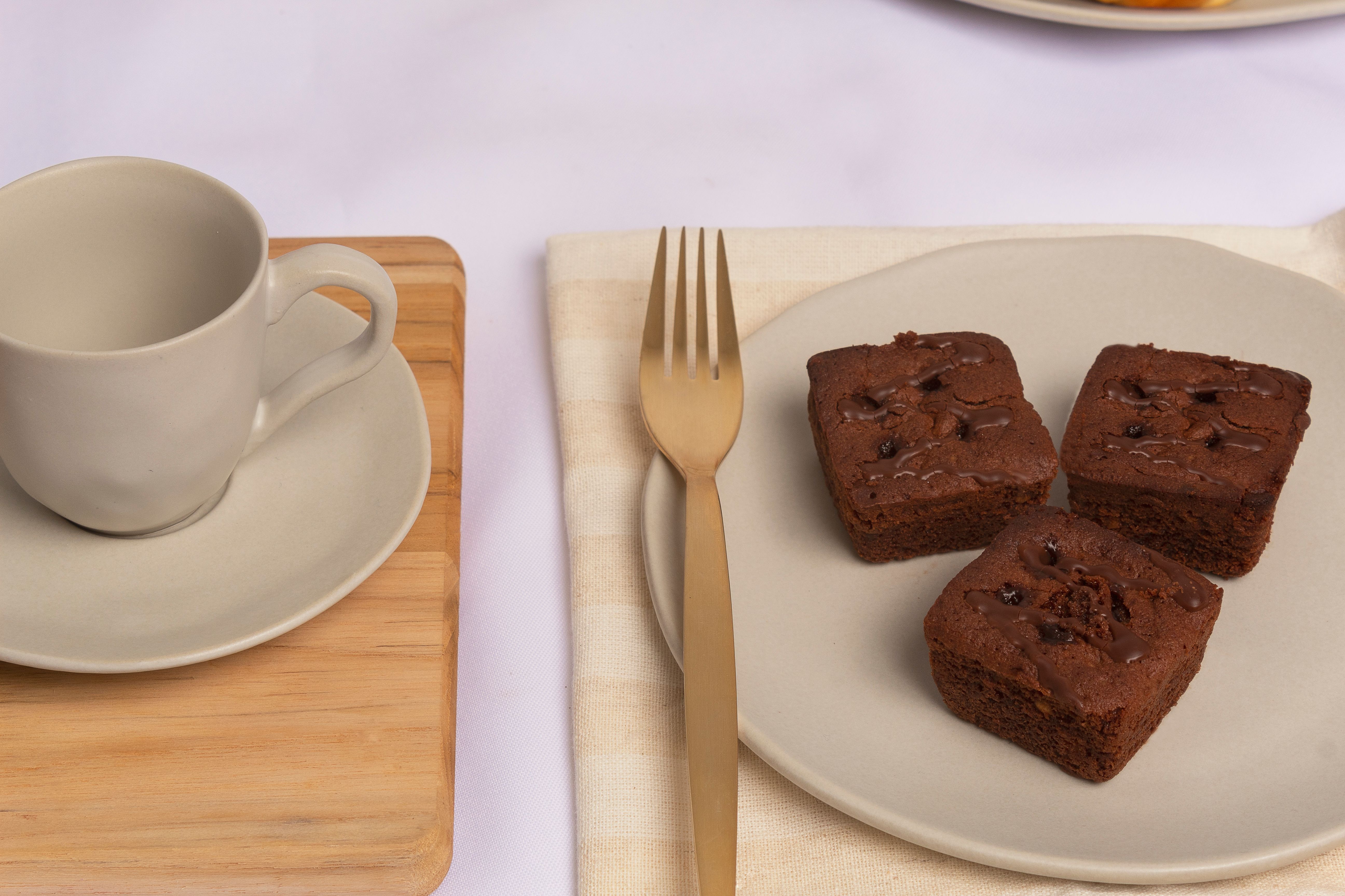 Lemon Brownies with Toasted Almonds