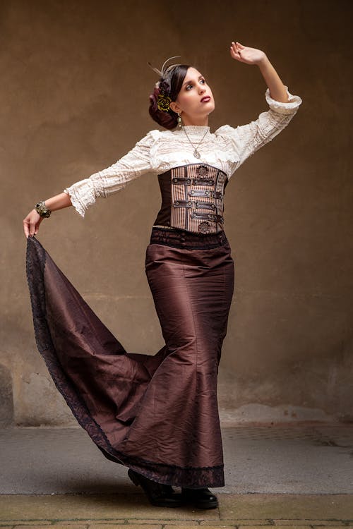Fotobanka s bezplatnými fotkami na tému dlhá sukňa, dospelý, elegantný