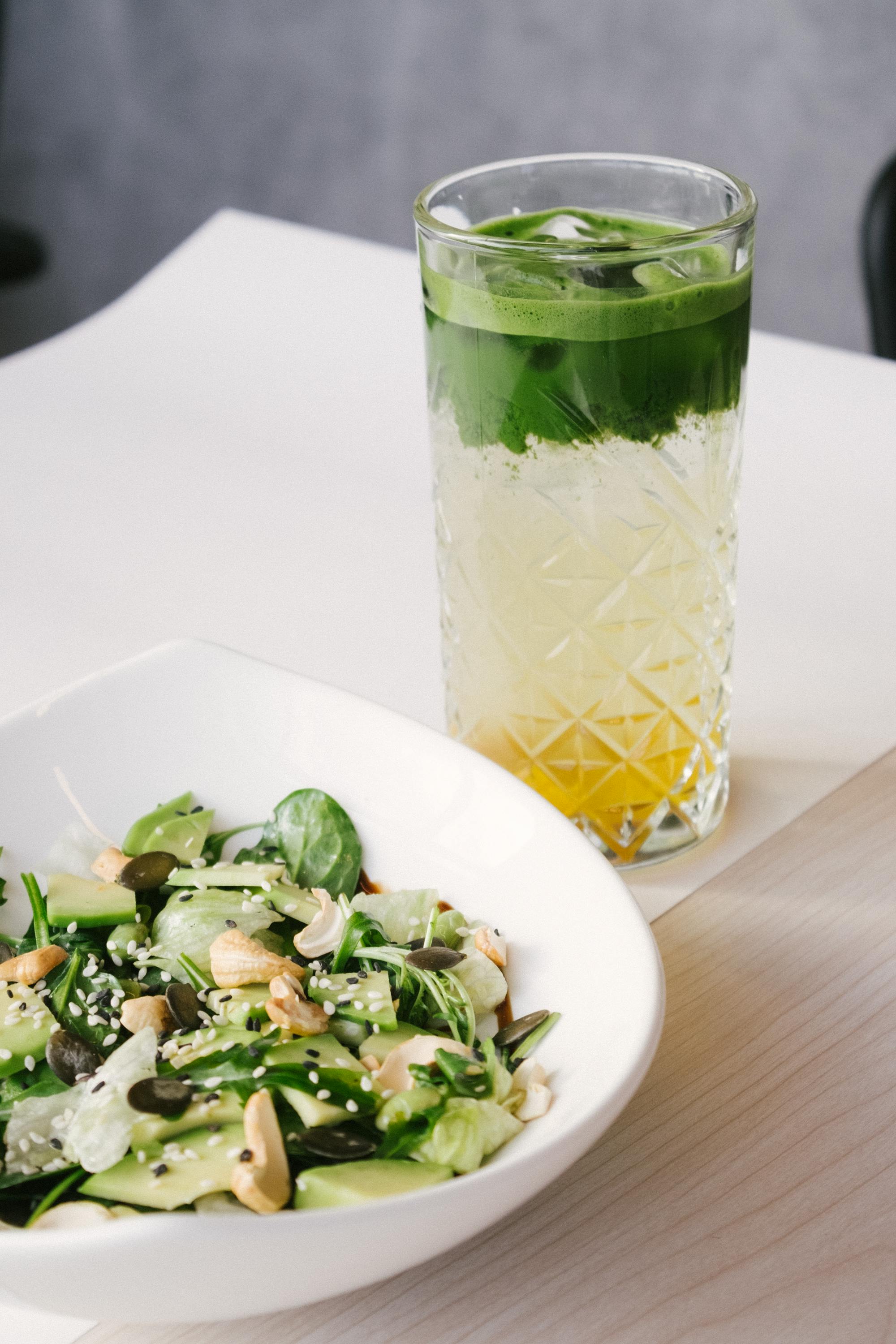 How tight should a breast plate be on a horse?