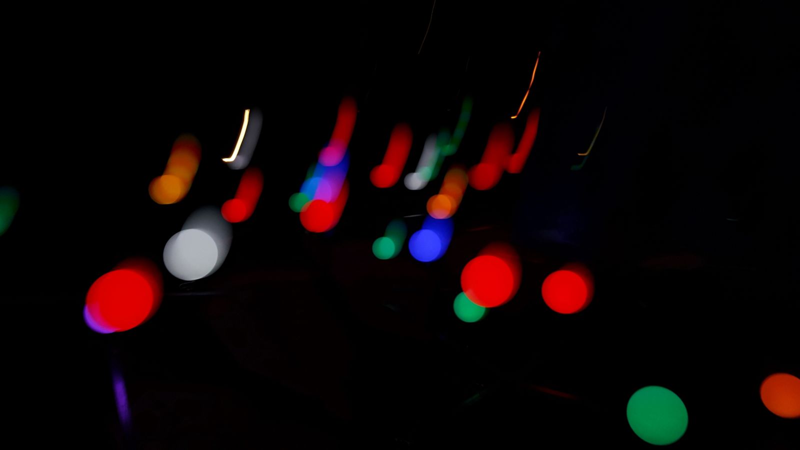 Soft Festival Glow 4K wallpaper