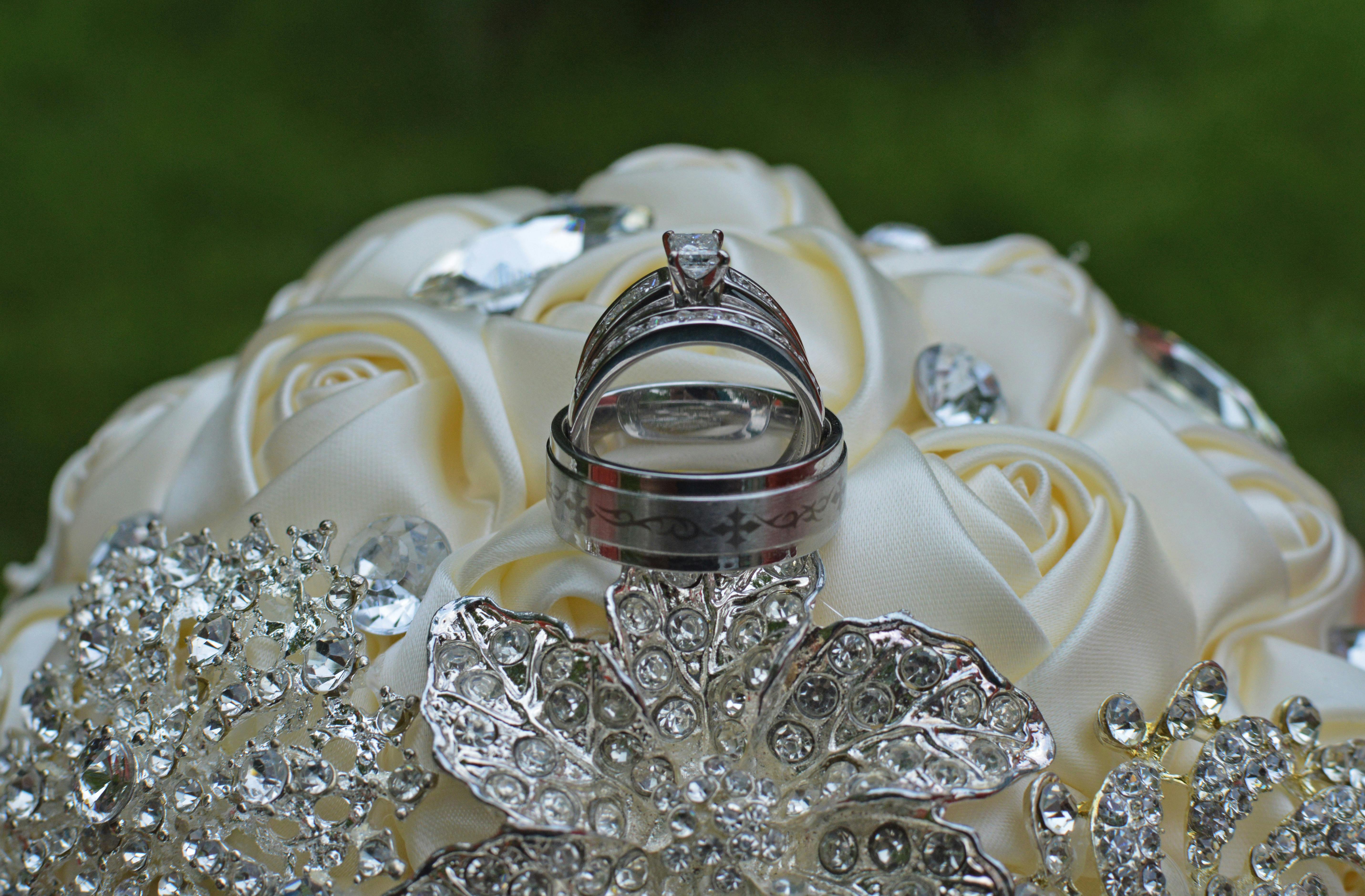 Free stock photo of white silk flowers wedding rings white gold romanc