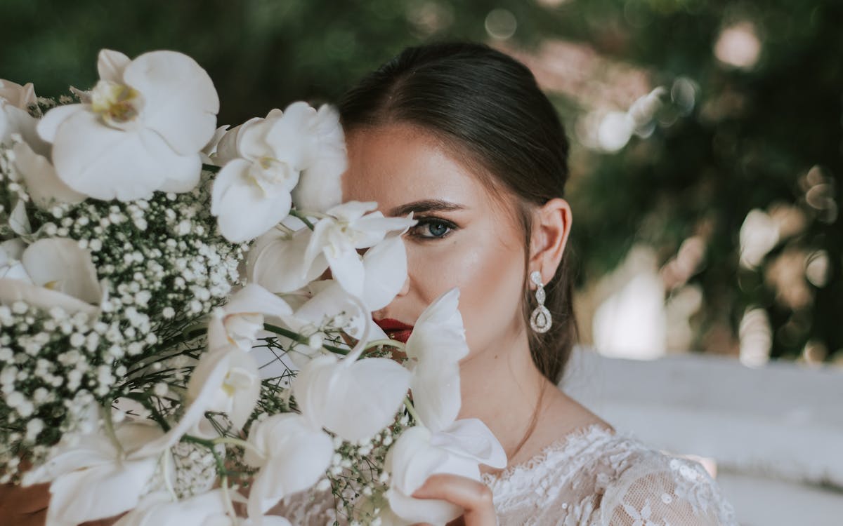 Fotos de stock gratuitas de ángeles aliento flores, cara cubierta, cubriendo la cara