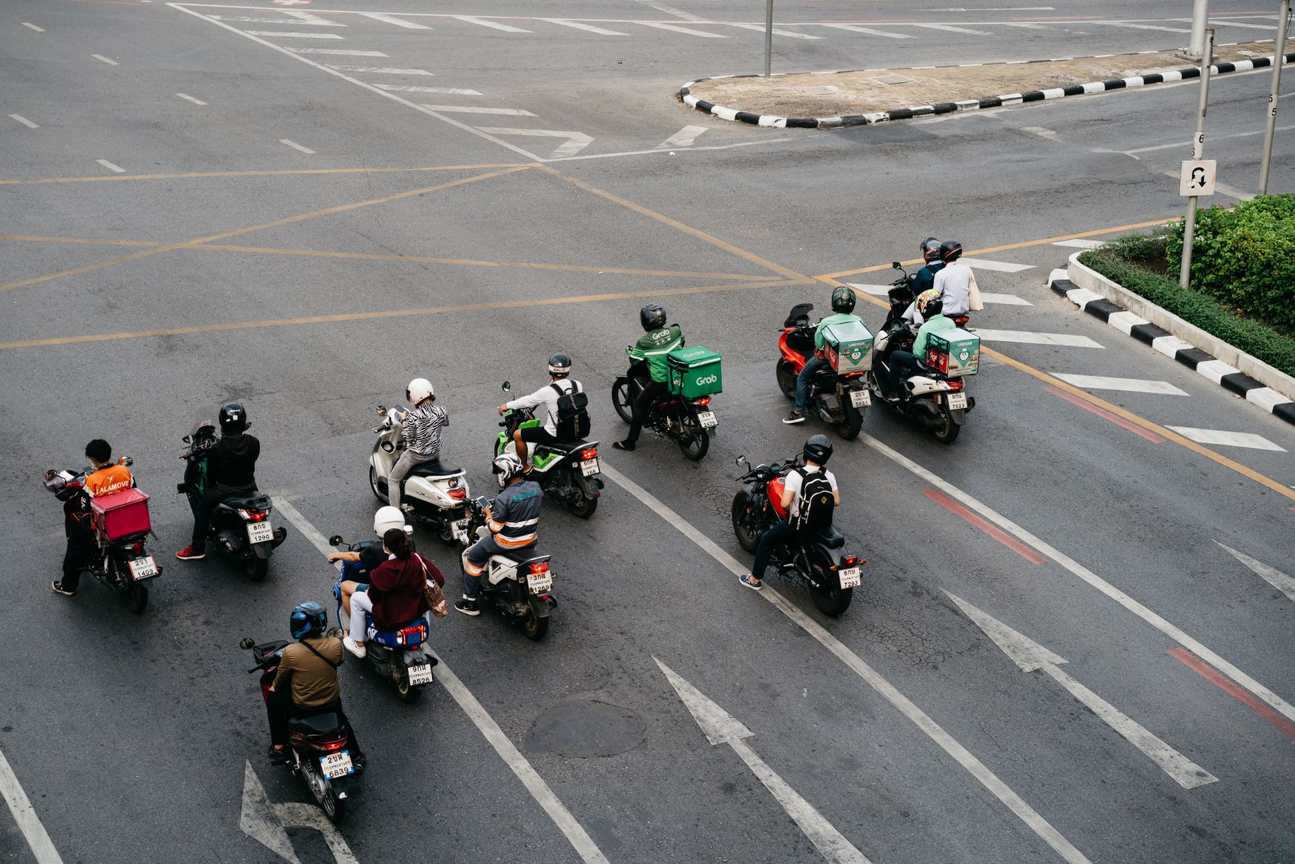 Uber Eyes Delivery Hero Acquisition: A Potential Shift in Logistics Dominance