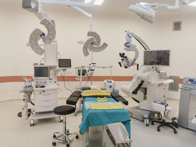 Healthcare Clinics & Hospitals