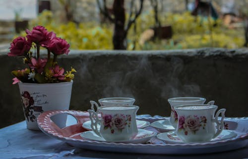 Tilt-shift Photography White-and-green Floral Teacup Set