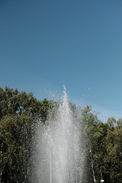 Fotobanka s bezplatnými fotkami na tému fontána, kvapky vody, obloha