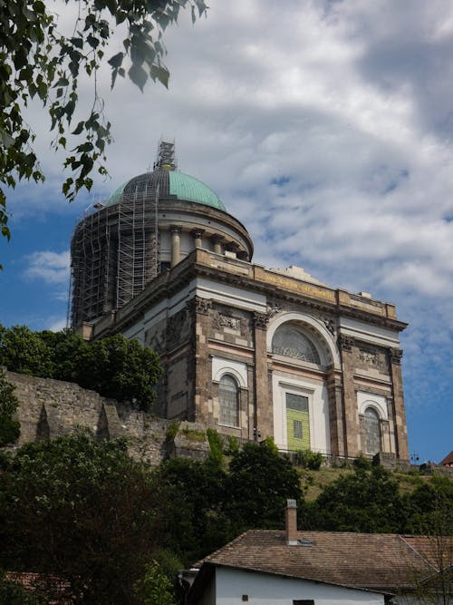Ücretsiz bazilika, bina, bulutlu gökyüzü içeren Ücretsiz stok fotoğraf Stok Fotoğraflar