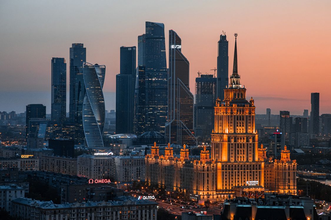 Modern City Examples Buildings in the Modern City · Free Stock Photo