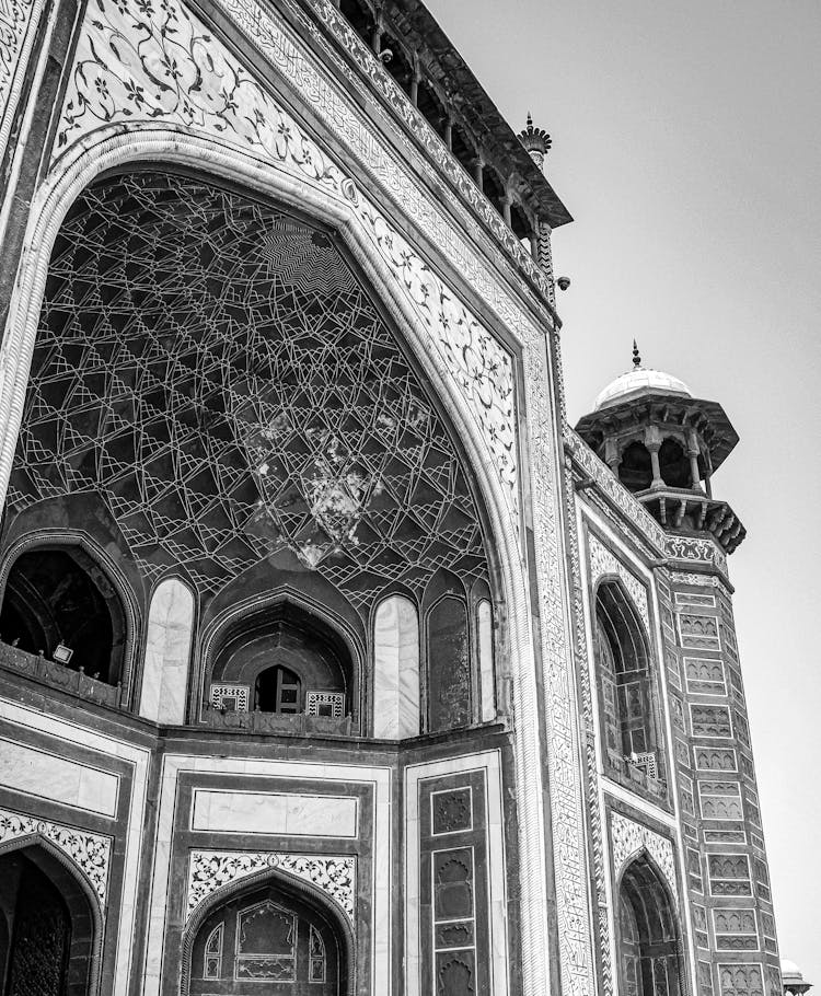 Photo Of The Gate Of The Taj Mahal, India