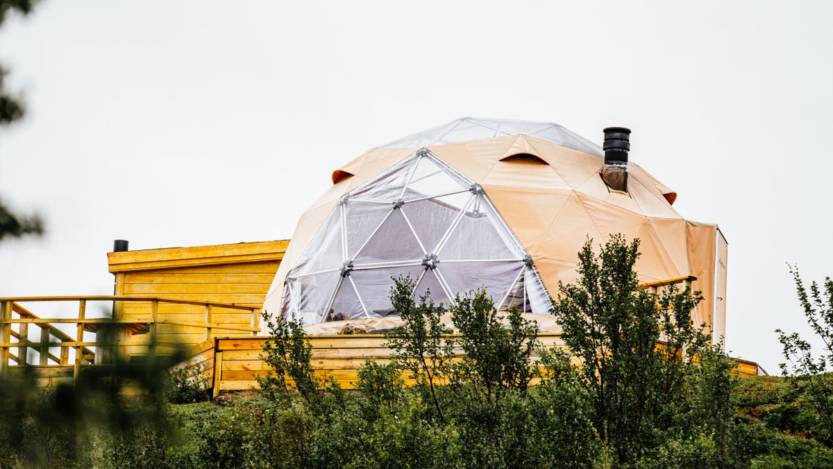 Séjourner dans des hôtels de glamping en pleine nature en 2026 - illustration
