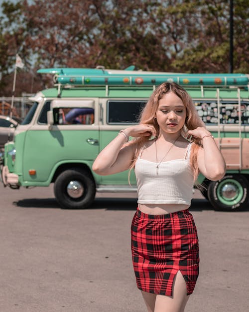 Free Young Woman in Front of a Volkswagen T1  Stock Photo