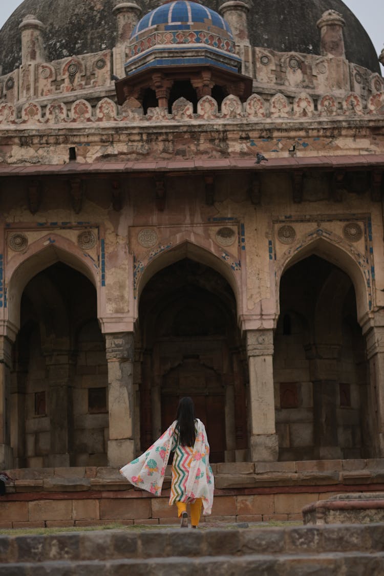 Tomb Of Isa Khan