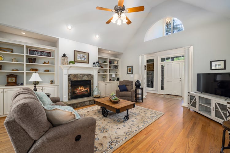 Nice Arrangement Of Room Interior In House