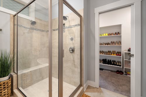 Modern Bathroom Design 