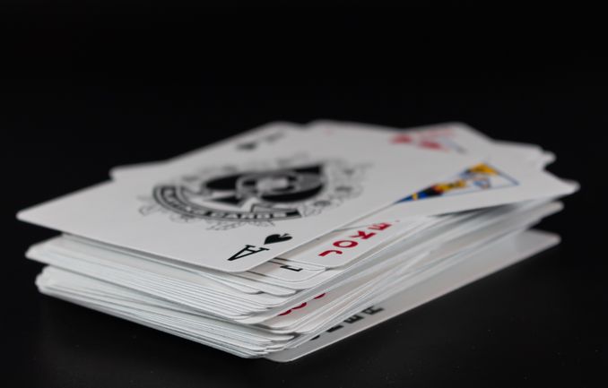 Online Casino: Spielautomaten und Live-Spiele im Überblick