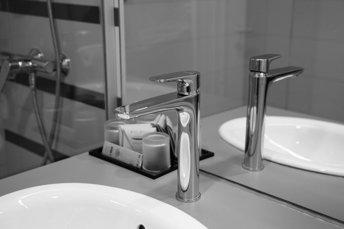 Kitchen faucet and sink
