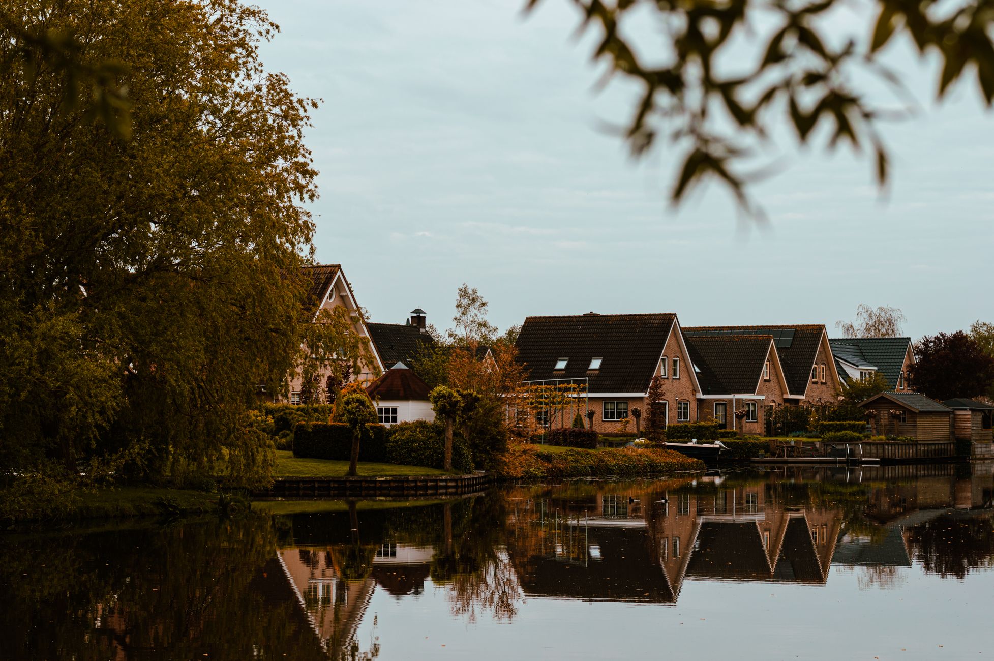 Woning loopt forse schade op door brand in Enschede