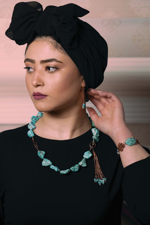 Free Woman in Black Headscarf and Black Top Stock Photo