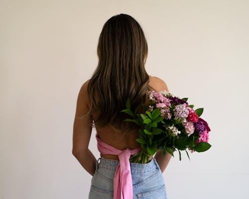 Photos gratuites de arrière-plan blanc, bouquet, cheveux bruns