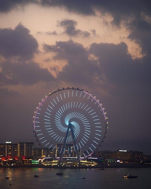 White Ferris Wheel during Evening 
