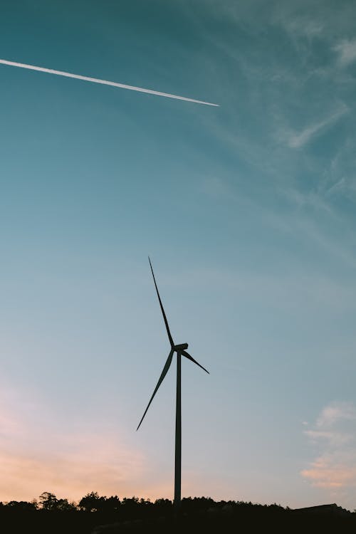 бесплатная Бесплатное стоковое фото с вертикальный выстрел, ветровая турбина, ветряная мельница Стоковое фото