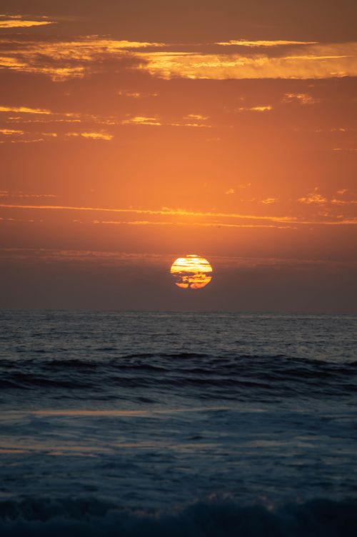 Free Enjoy the breathtaking sunset over the ocean at Rosarito, capturing nature's serene beauty and vibrant hues. Stock Photo