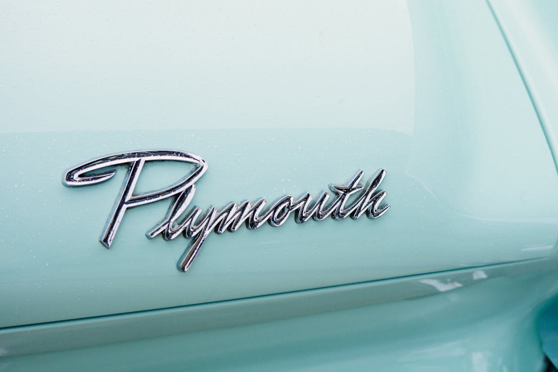 Bezpłatne Plymouth White Vintage Automobile Zdjęcie z galerii