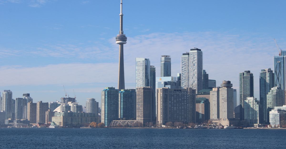 eSIM para Toronto: internet nada más aterrizar en Pearson