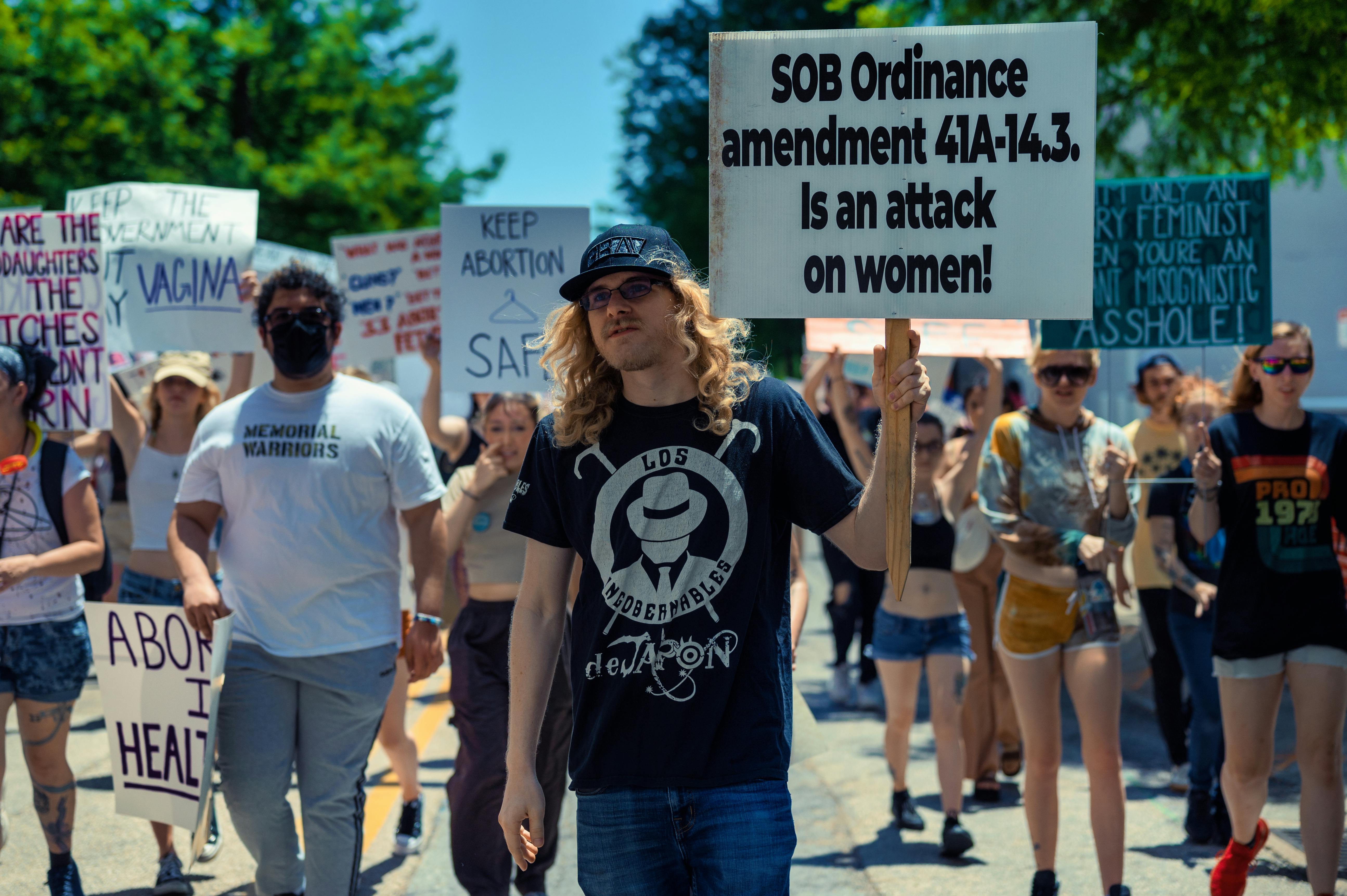 Advocates push to change Ohio’s rape statute of limitations; Defense attorney warns of due process concerns - FOX19 — Photo b
