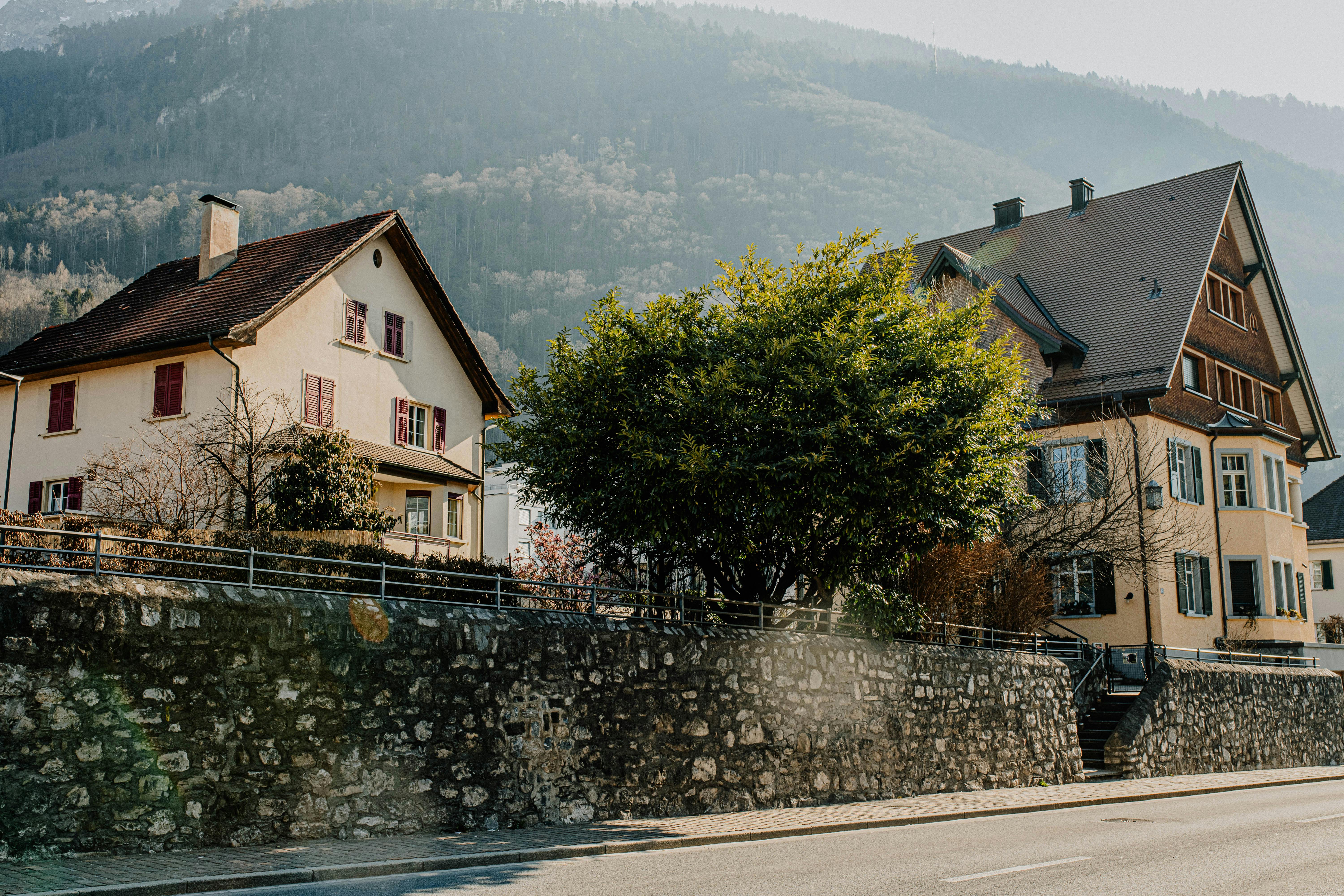 Are Rental Properties Worth Investing in? Pros, Cons, and Expert Tips — Photo by Helena Jankovičová Kováčová on Pexels