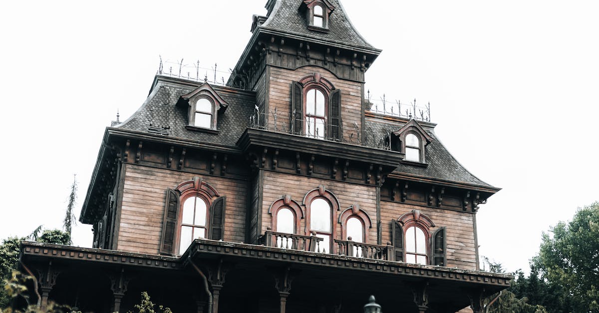 How big is Disneyland Paris in acres